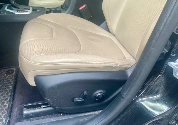 Jeep Cherokee cena 79000 przebieg: 148000, rok produkcji 2016 z Warszawa małe 277